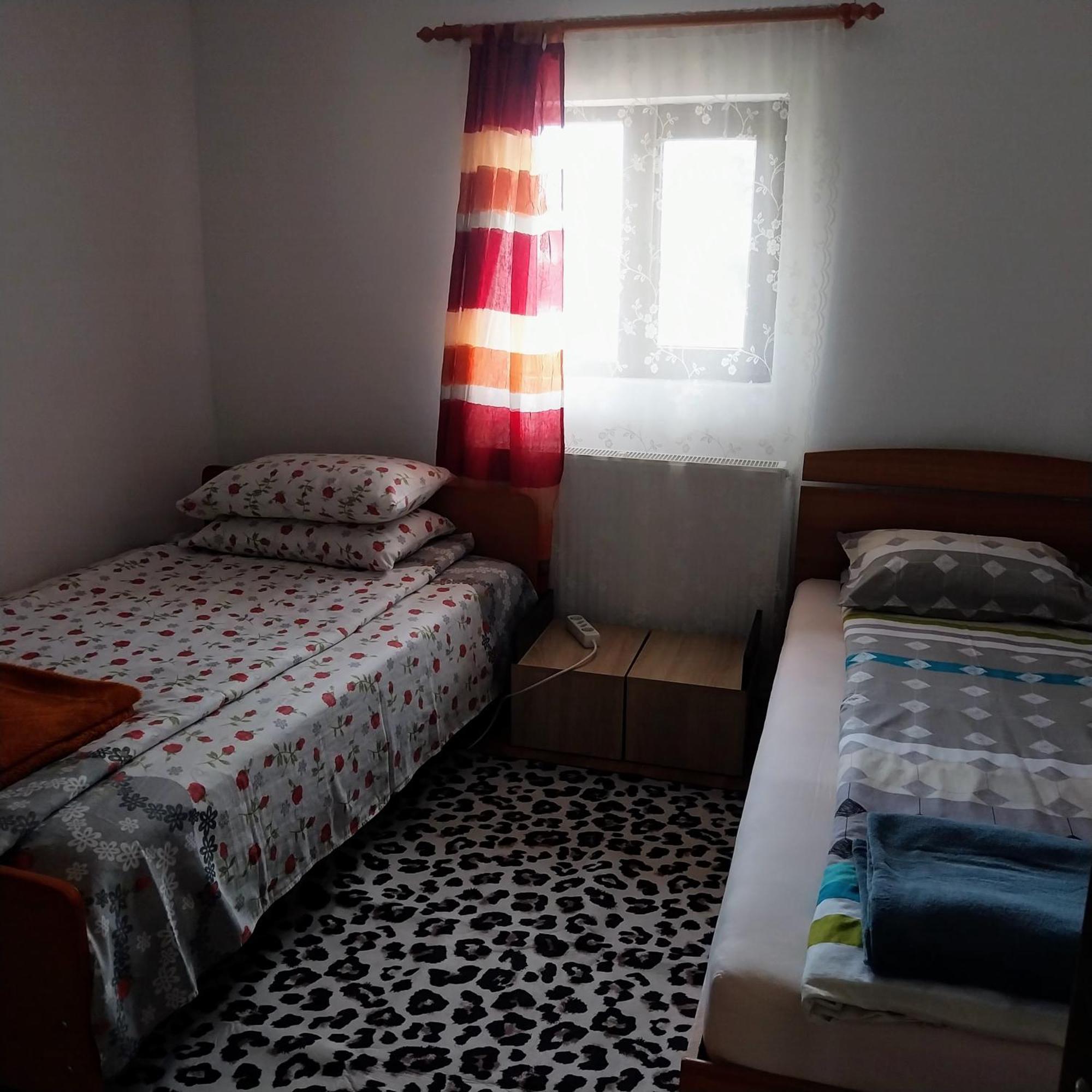 Hotel Casa Andreea Novaci-Străini Zewnętrze zdjęcie